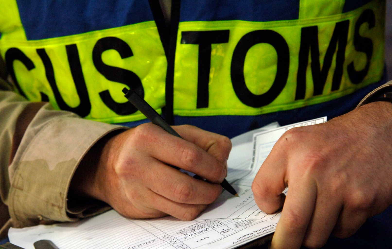 Shipping Abroad from the UK: International Customs, Taxes, and Documents Explained